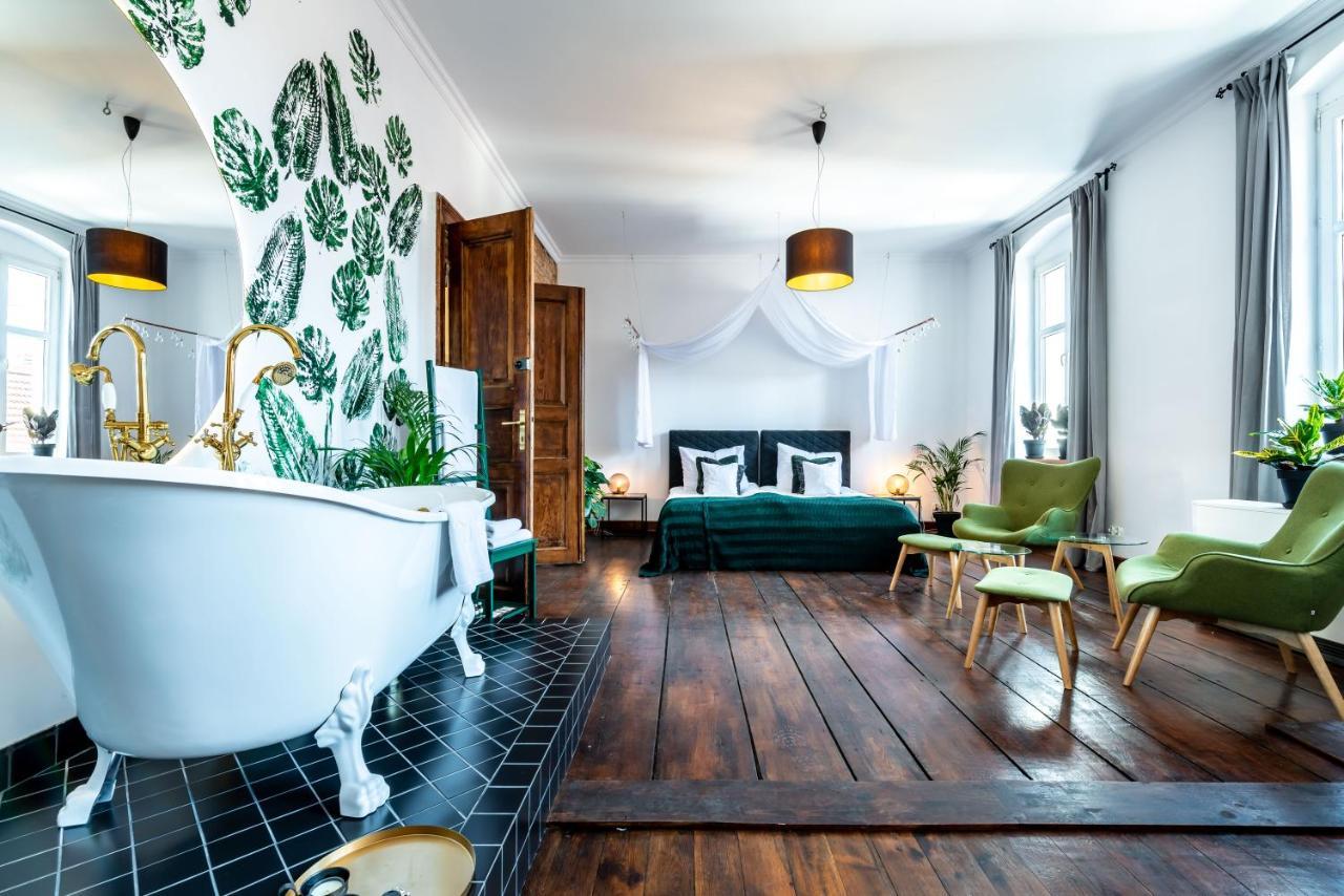 Zamkowa Guesthouse Познань Экстерьер фото