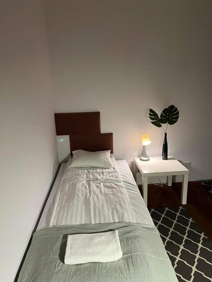 Zamkowa Guesthouse Познань Экстерьер фото